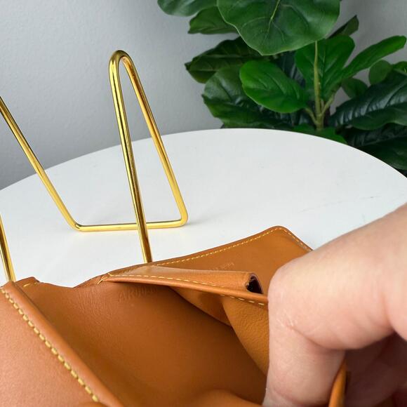 💎✨Authentic Louis Vuitton Nomad Portefeuille Marco Bifold Wallet in caramel. - Picture 6 of 6